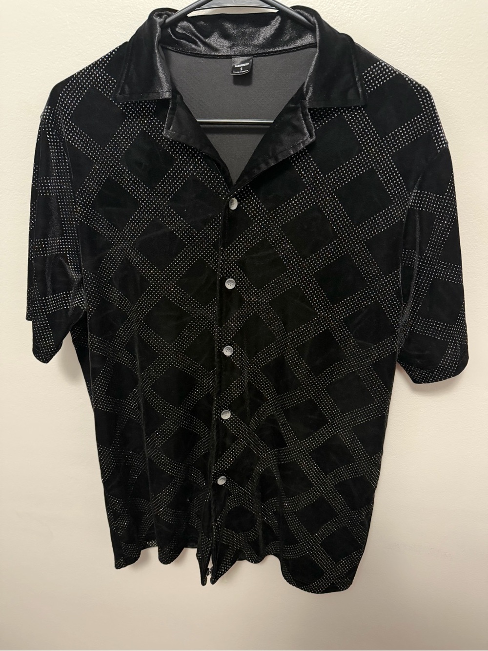 NFINITY Black Short-Sleeve Button-Down Shirt with Diamond Dot Pattern